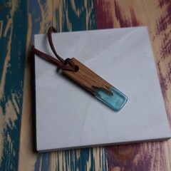 Handmade, secret wood oak and blue pearlescent resin pendant 10