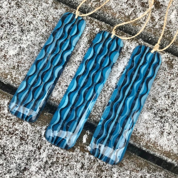 Blue Wavy Glass Wall Hanging - Suncatcher, blue glass, glass waves, glass gifts, gifts for mum, gifts for aunty, birthday gifts, small gifts