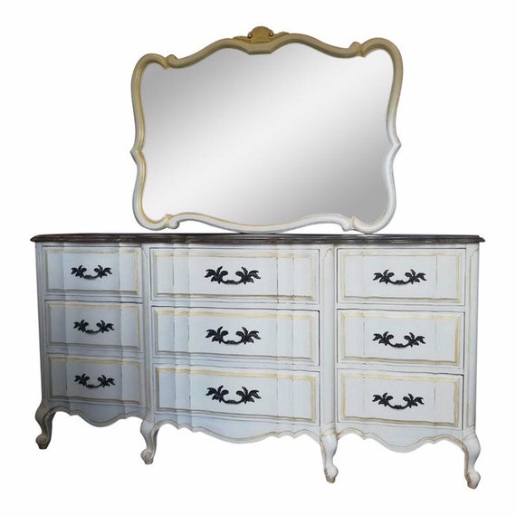 Scalloped French Provincial 9 Drawer Dresser With Mirror Etsy