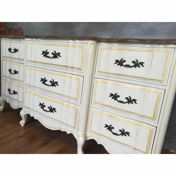 Scalloped French Provincial 9 Drawer Dresser With Mirror Etsy