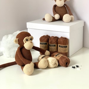 Crochet kit monkey Michel and Robin - DIY amigurumi box