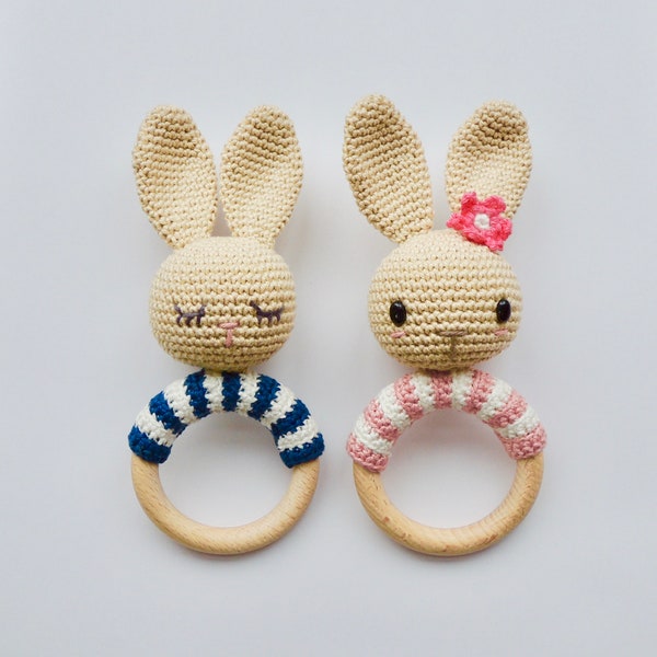 Crochet pattern rattle / teething ring bunny