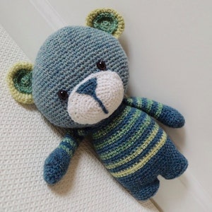Crochet pattern Bobbi the Bear - Amigurumi pattern