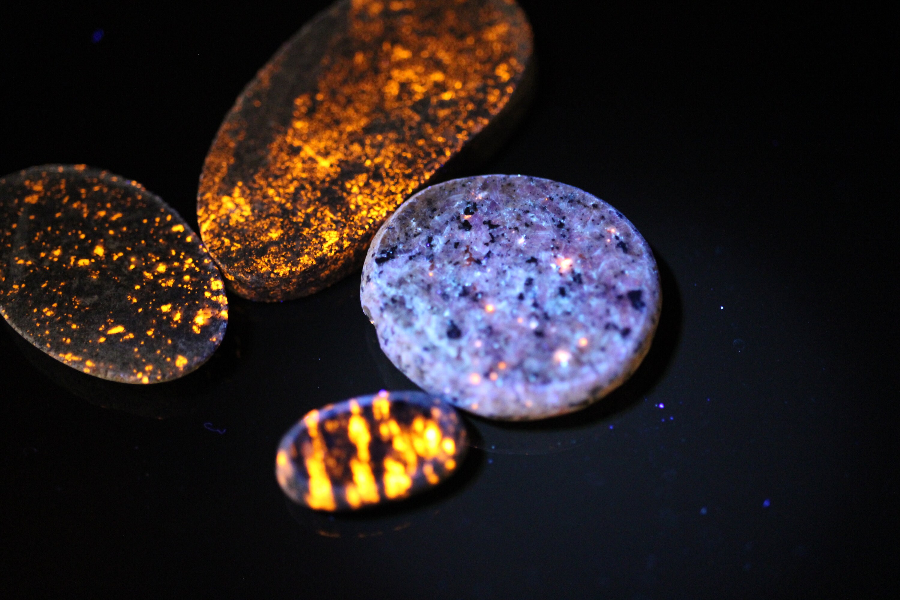 UV Light Reactive Yooper Stone Cut Slabs Rough Cut Etsy