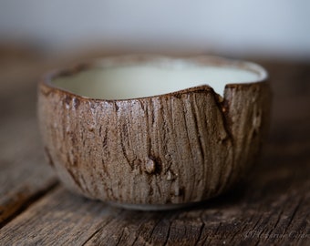 Small ceramic bowl with bark surface - matcha bowl