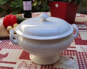 Vintage White Ironstone French Soup Tureen Serving Bowl / Vajilla de gres vintage / Shabby chic bowl / Beautiful White Tureen/