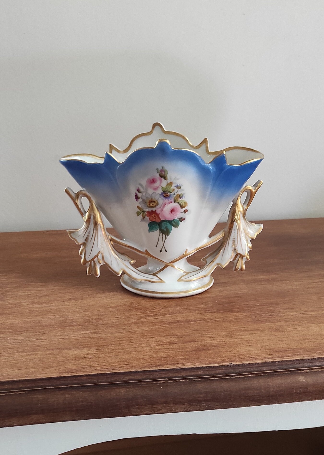 french antique wedding vase, french antique porcelain vase, church vase XIX / porcelain vase / rose decor