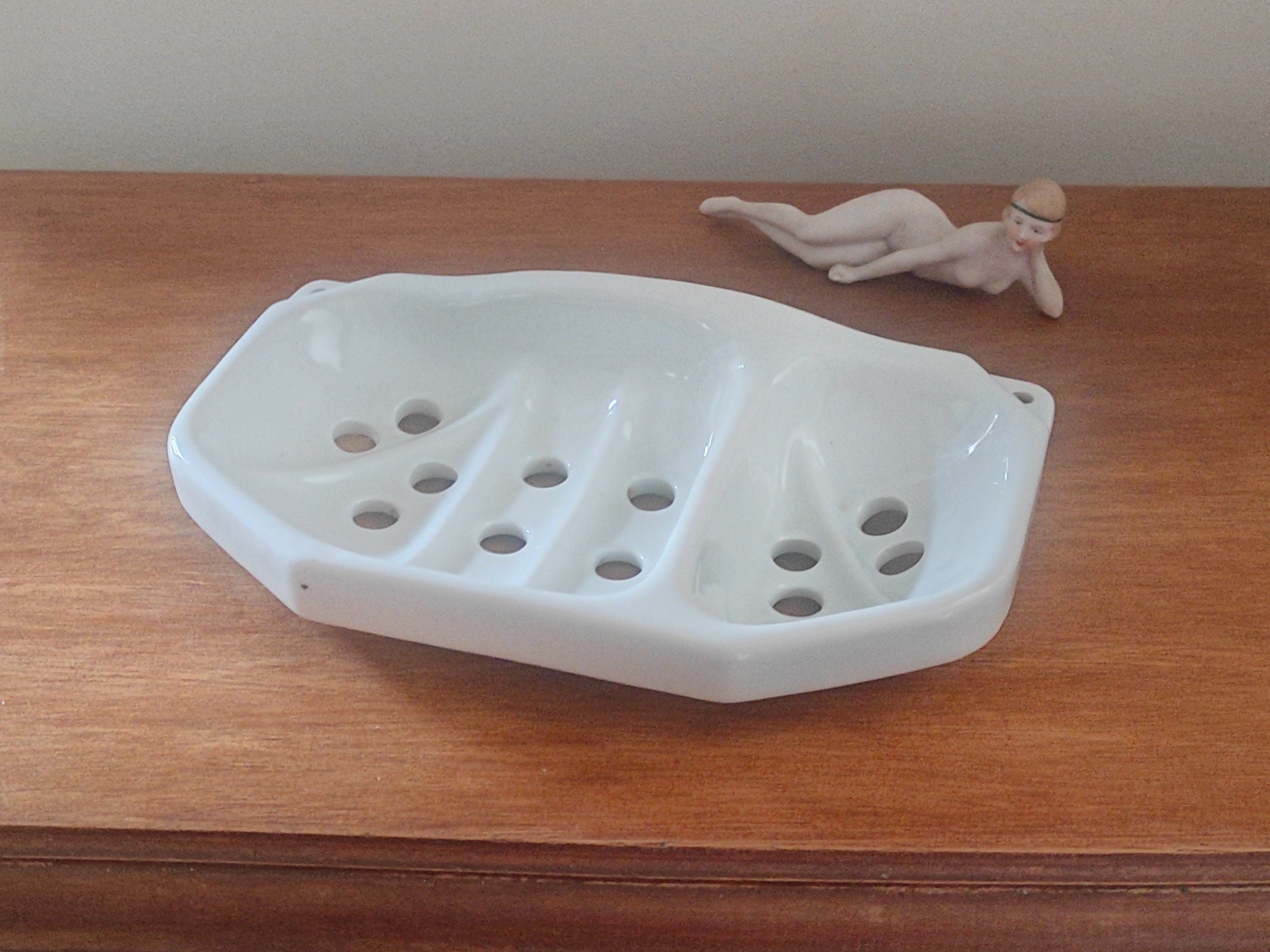 Ancien porte papier toilettes en porcelaine art deco avec su à Biot