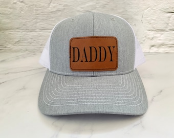 daddy trucker hat, daddy baseball cap, pregnancy announcement to husband, dad to be birthday gift, dad gifts from daughter, expecting dad