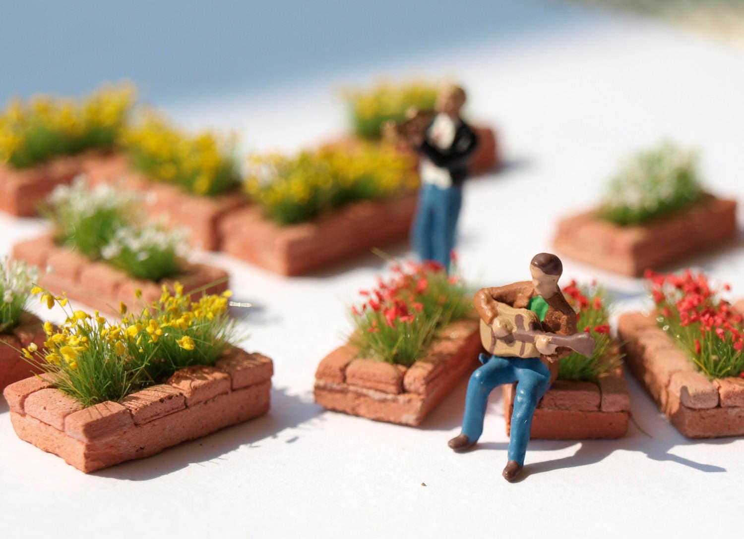 FIORI DI PAPAVERO IN MINIATURA (GIALLO) SCALA 1:12 &ndash; DECORAZIONE FATTA A MANO PER CASA DELLE BAMBOLE E GIARDINO