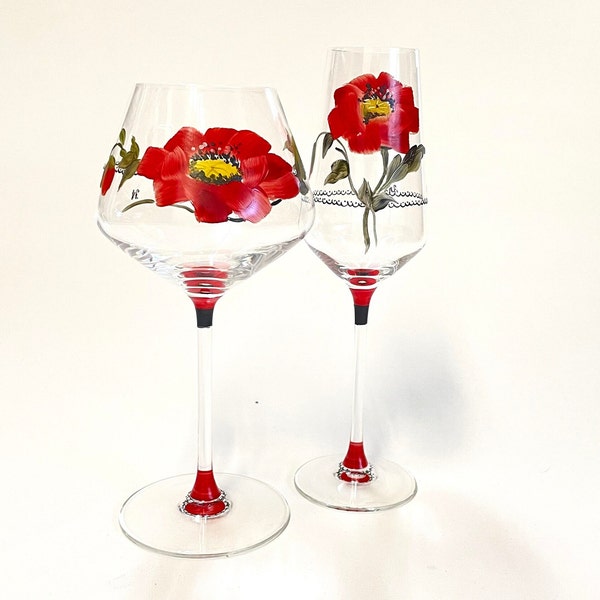 Set de deux verres à vin ou set de deux flutes à champagne peints à la main - décor de coquelicots rouges