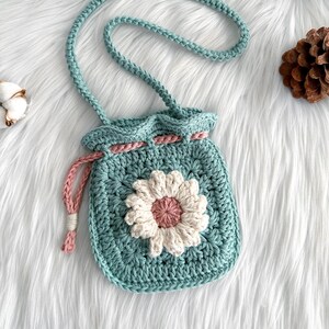Sac à main fleur au crochet pour tout-petit/petits enfants sac à main avec cordon de serrage/Sac à main pour tout-petit bohème marguerite/cadeau pour enfant/coton fait main/sac à main de Pâques pour enfant