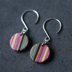 Boucles d'oreilles pendantes en forme de skateboard BALLOON GREEN BLACK PINK