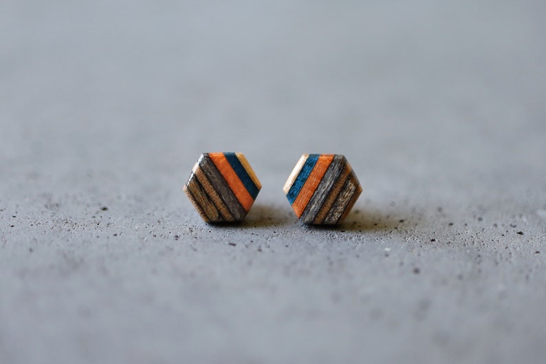 Hexagon Skateboard Stud Earrings GREY ORANGE BLUE