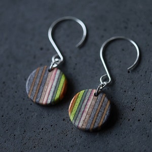 Boucles d'oreilles pendantes en forme de skateboard BALLOON GREY