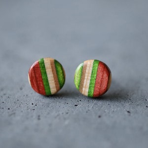 Skateboard Circle Stud Earrings GREEN RUST