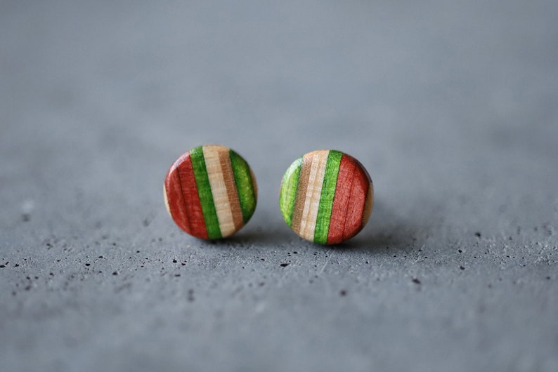 Skateboard Circle Stud Earrings GREEN RUST