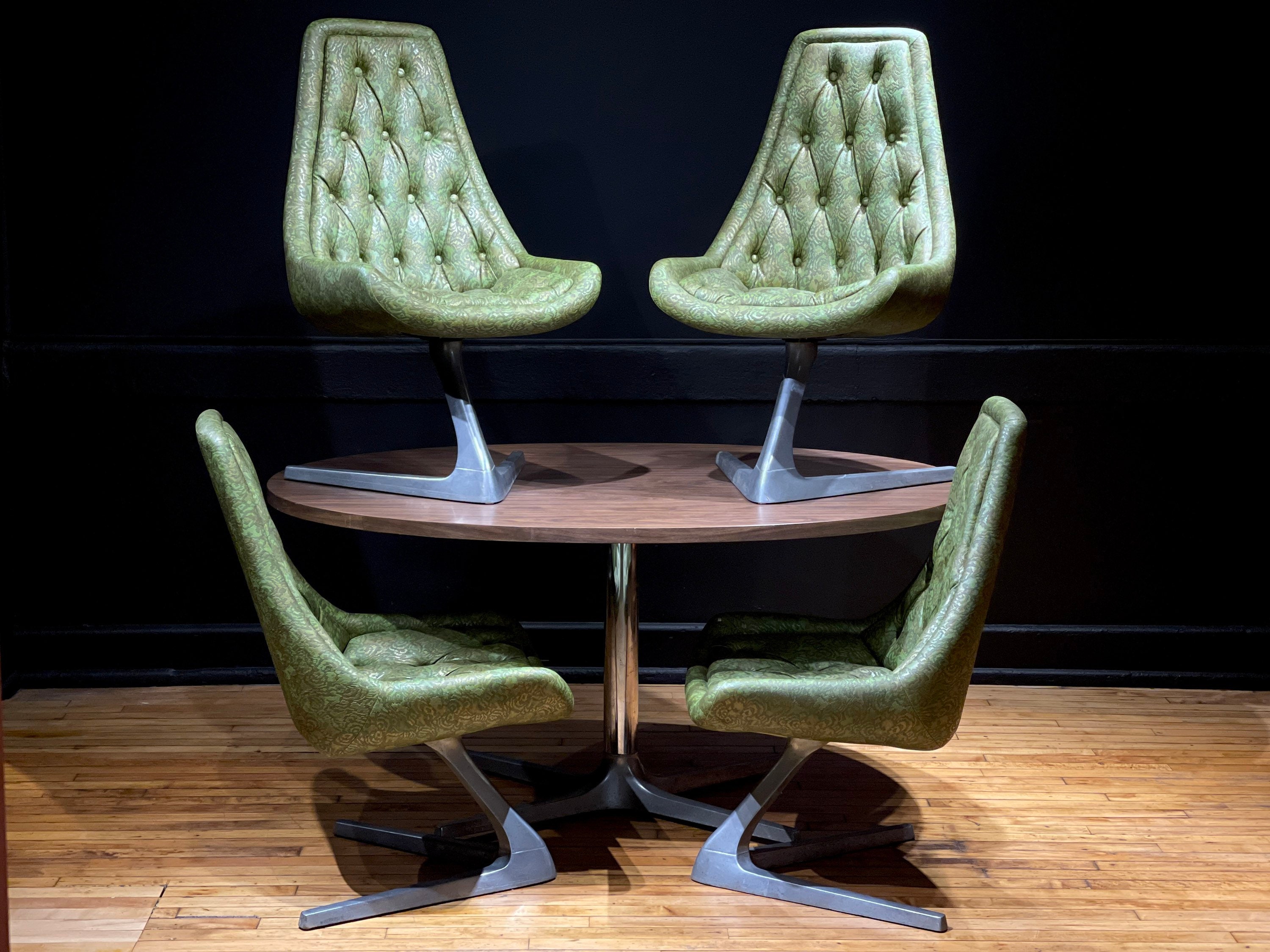 Chromcraft dining table and chairs online
