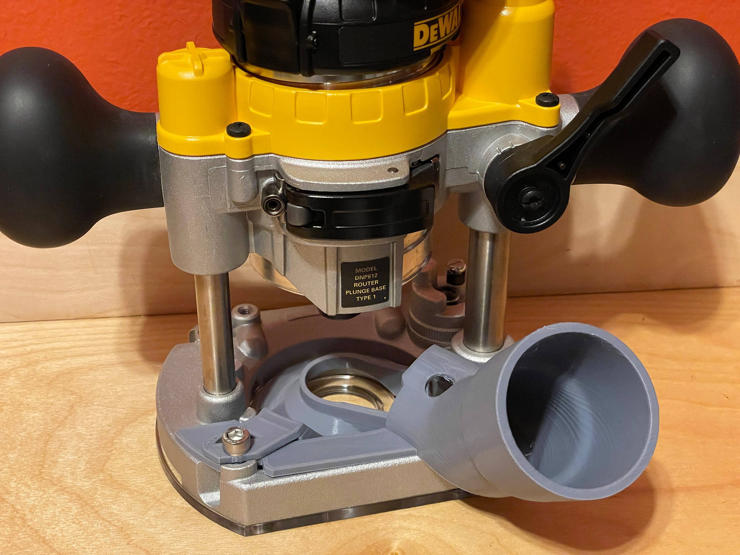Dewalt dnp612 plunge base sales for compact router dwp611