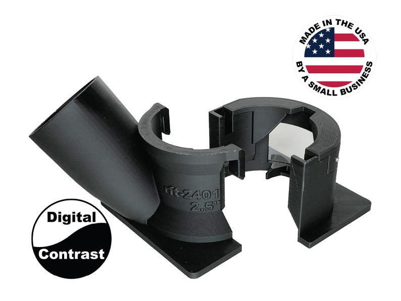 Pu&ograve; includere: Componente in plastica nera con un design curvo e angolato. Il testo "fft-2401 2.5" &egrave; visibile. L'immagine include una grafica "Made in the USA by a small business" e un logo "Digital Contrast".