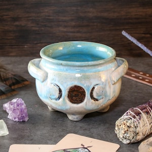 Triple Moon Cauldron - Handmade Pottery