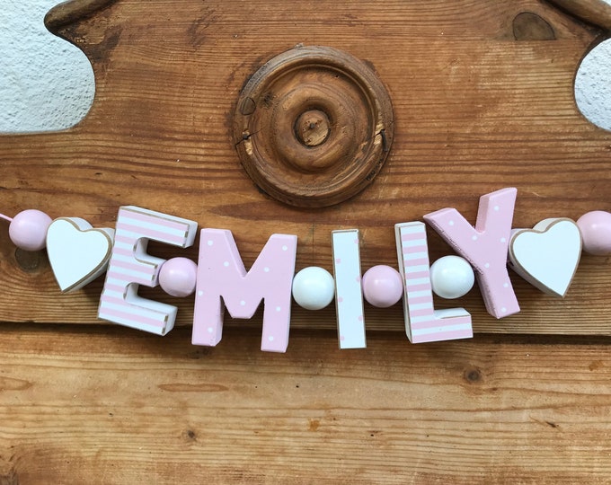 EMILY  Rosa Namenskette Personalisiert KINDERZIMMER Tür Holzbuchstaben Taufe Deko Baby NAME Buchstabenkette Geburtsgeschenk