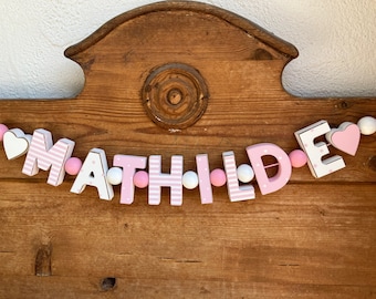 MATHILDE Rosa Namenskette Personalisiert KINDERZIMMER Tür Holzbuchstaben Taufe Deko Baby NAME Buchstabenkette Geburtsgeschenk