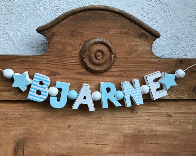 BJARNE Namenskette Personalisiert KINDERZIMMER Tür Holzbuchstaben Taufe Deko Junge Baby Blau NAME Buchstabenkette Geburtsgeschenk