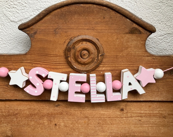 STELLA Rosa Namenskette Personalisiert KINDERZIMMER Tür Holzbuchstaben Taufe Deko Baby NAME Buchstabenkette Geburtsgeschenk