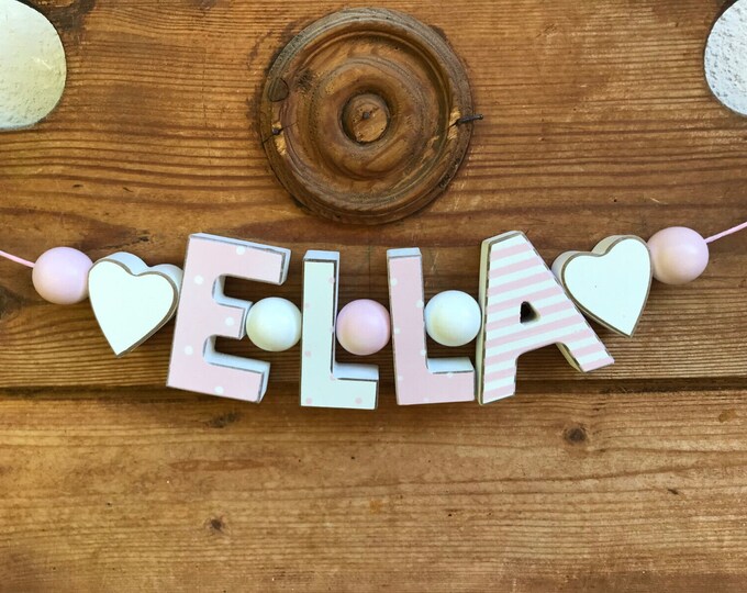 ELLA Rosa Namenskette Personalisiert KINDERZIMMER Tür Holzbuchstaben Taufe Deko Baby NAME Buchstabenkette Geburtsgeschenk
