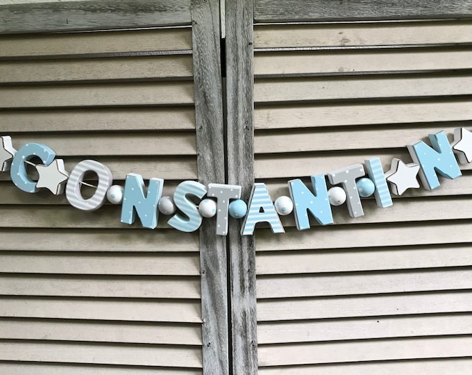 CONSTANTIN Namenskette Personalisiert KINDERZIMMER Tür Holzbuchstaben Taufe Deko Junge Baby Blau NAME Buchstabenkette Geburtsgeschenk