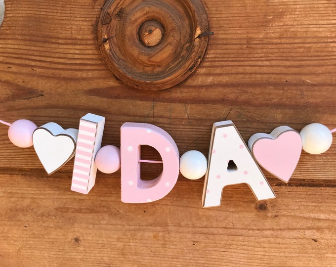 IDA  Namenskette Rosa Personalisiert KINDERZIMMER Tür Holzbuchstaben Taufe Deko Baby NAME Buchstabenkette Geburtsgeschenk