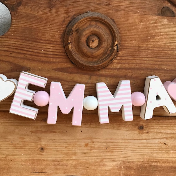 EMMA Rosa Namenskette Personalisiert KINDERZIMMER Tür Holzbuchstaben Taufe Deko NOM de bébé Buchstabenkette Geburtsgeschenk