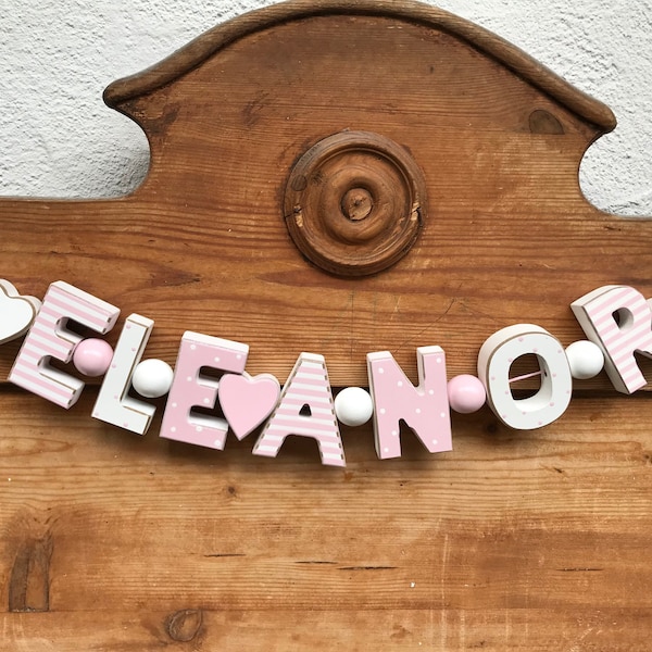 ELEANOR  Rosa Namenskette Personalisiert KINDERZIMMER Tür Holzbuchstaben Taufe Deko Baby NAME Buchstabenkette Geburtsgeschenk