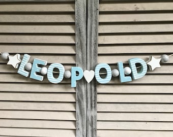 LEOPOLD Namenskette Personalisiert KINDERZIMMER Tür Holzbuchstaben Taufe Deko Junge Baby Blau NAME Buchstabenkette Geburtsgeschenk