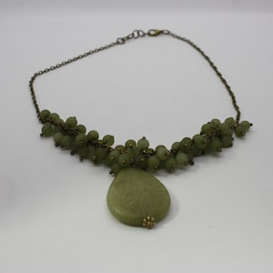 necklaces, jade necklaces, pendant necklaces, beaded necklaces,