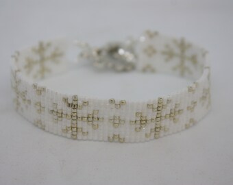 bracelets, beaded bracelets, loomed bracelets, white bracelets, snowflakes,