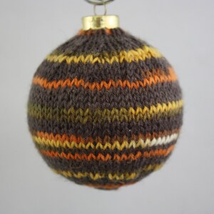 Christmas ornaments hand knit covered glass ball; knit covered glass ball; Christmas knits; knit ornaments; scrap yarn crafts; glassornament