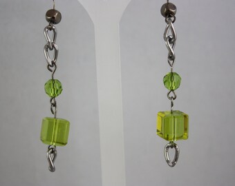 earrings, peridot earrings, hand made jewelry, handmade jewelry, green earrings, drop earrings, dangle earrings, link earrings