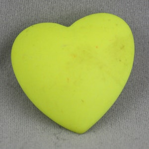 pins, heart pins, yellow pins, wooden pins, brooches, hand made jewelry, handmade jewelry, heart jewelry, wooden jewelry, vintage jewelry