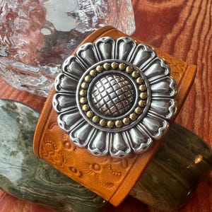 Women’s Leather Cuff