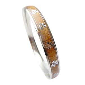 Stainless Steel Comfort Fit Natural Hawaii Koa Wood Inlay with Honu Turtle Hawaiian Curved Top Bangle Bracelet Size: 7.5&quot;, 8mm Width