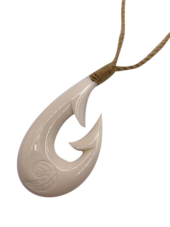 CoolChange Maui I Vaiana Silver Hook Necklace : Amazon.co.uk: Fashion