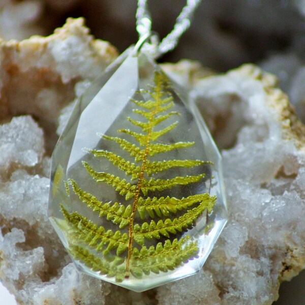 REAL FERN NECKLACE - Transparent Resin Jewelry With Real Flowers