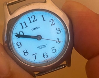 Vintage 2007 Timex‎ Indiglo Date Mother Of Pearl Dial 25mm Women\'s Quartz Watch Vintage 2007 Timex Indiglo Date Mother of Pearl Dial 25mm  main image 4