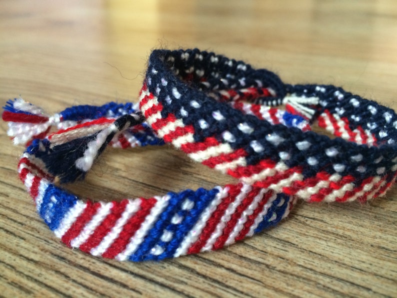 Friendship bracelet-4th of July-USA flag-USA Jewelry-Woven-Braided-Knotted-Handmade-Flag for friends-American Day-Red-Blue-White-Navy-Unisex