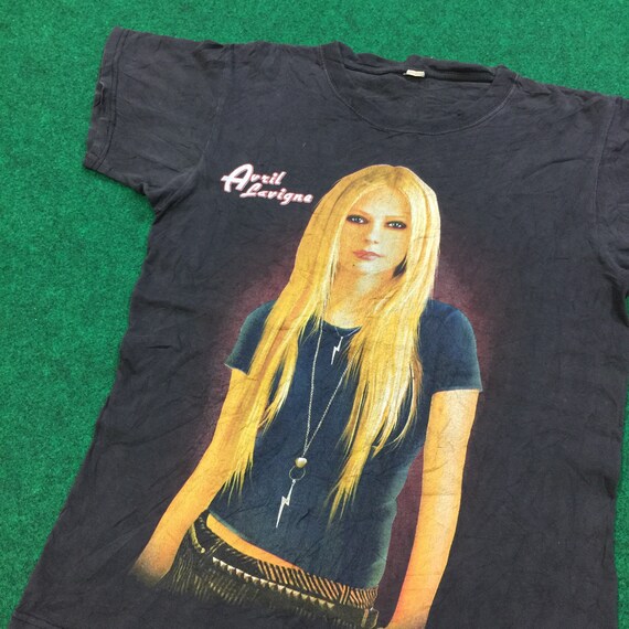 Vintage 90’s Avril Lavigne T-Shirt