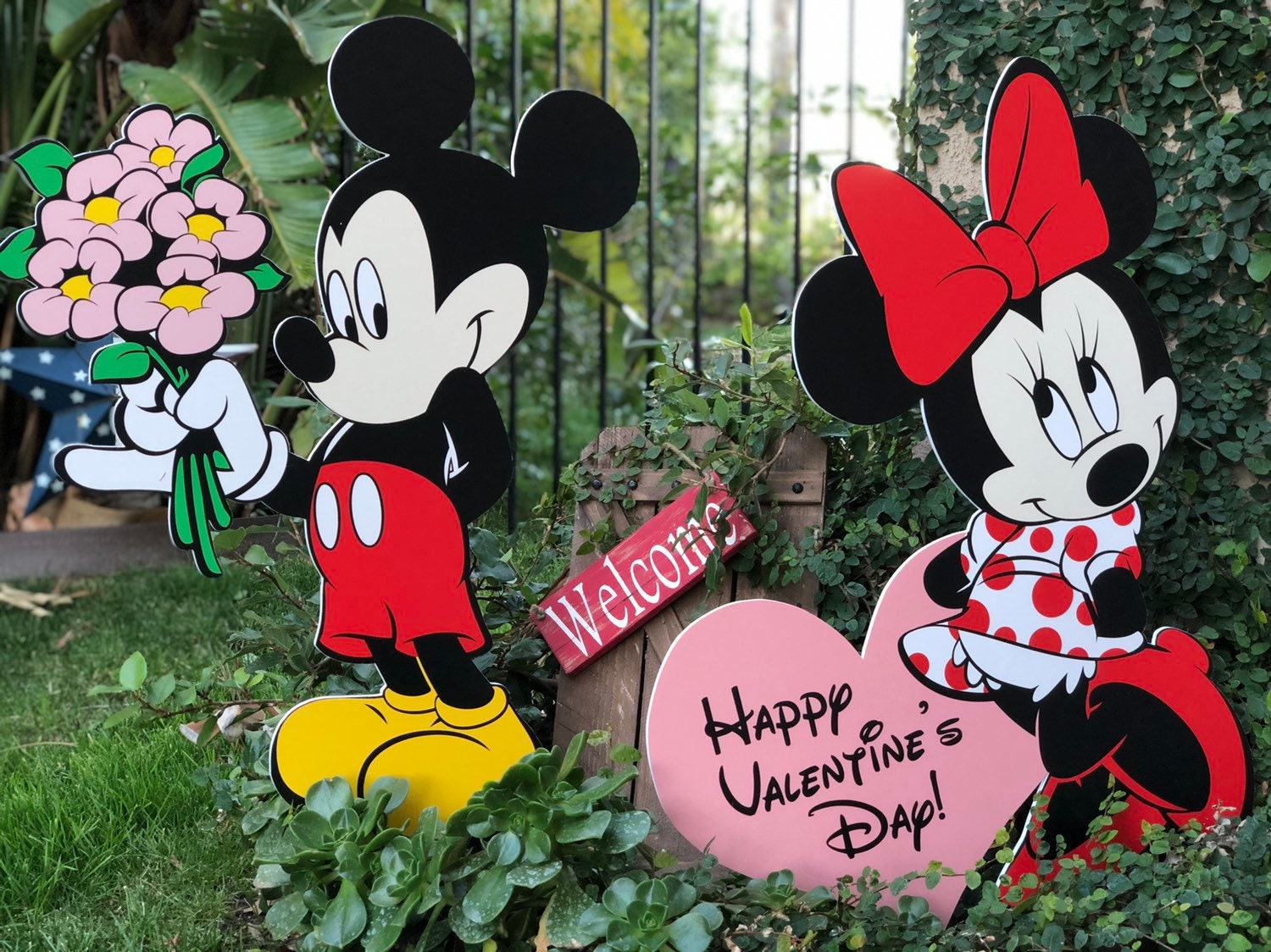 Eb9e Christmas Yard Decorations Disney Inspired Minnie And Mickey