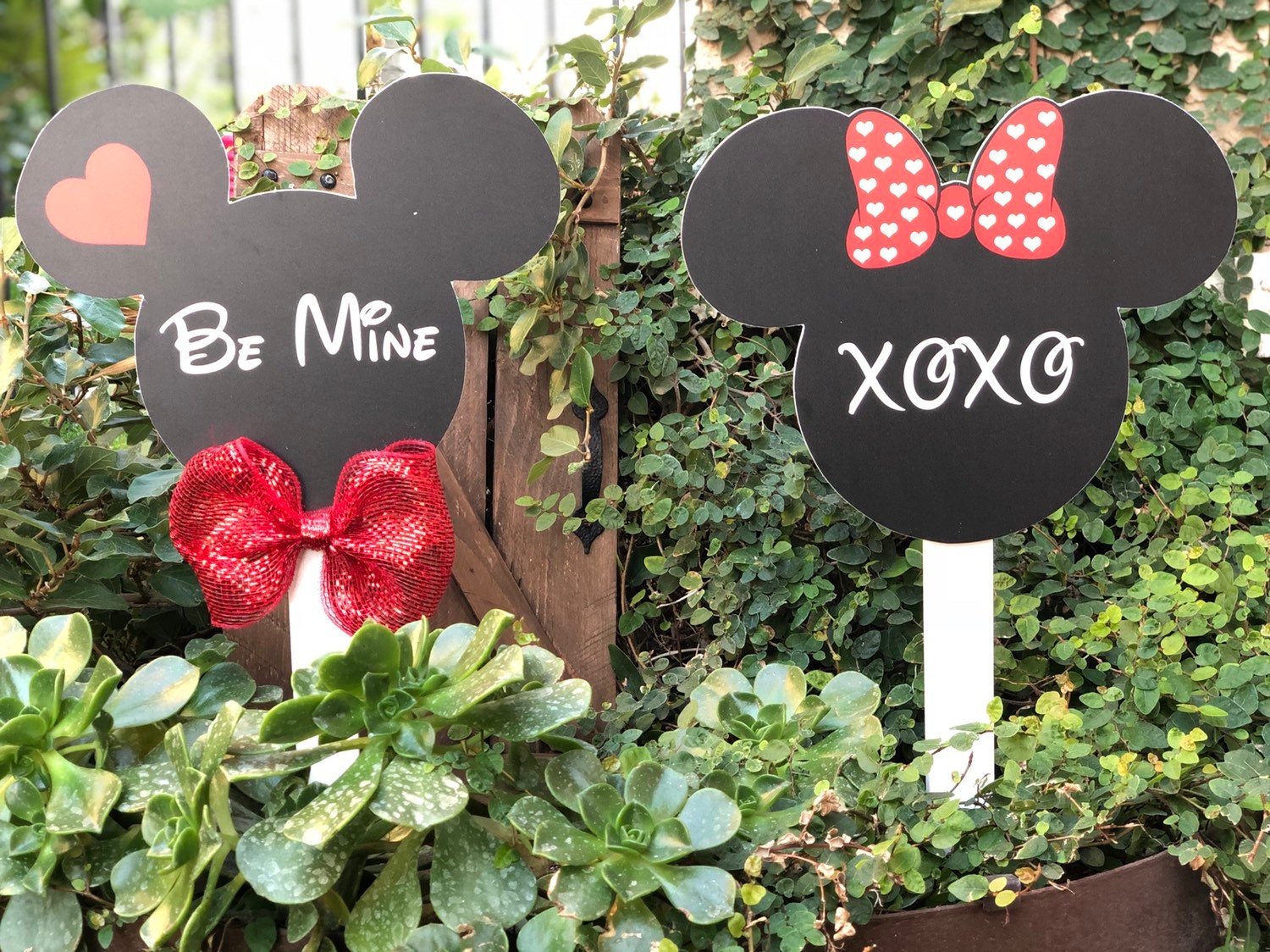 8ef14 Christmas Yard Decorations Disney Inspired Minnie And Mickey