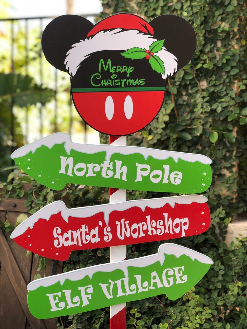 E8b7e Christmas Yard Decorations Disney Inspired Minnie And Mickey